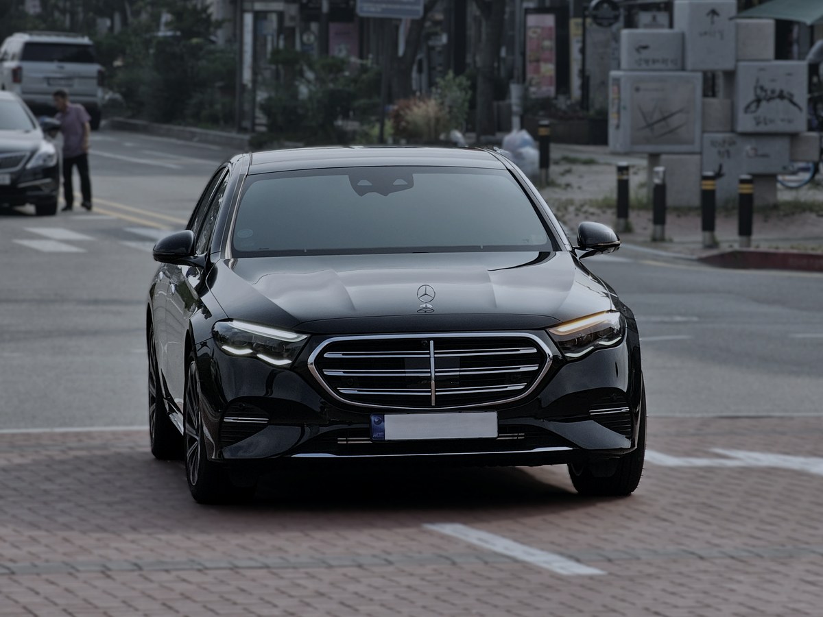 2025 Mercedes-Benz E-Class in black — Executive Sedans chauffeur vehicle seating 3 passengers