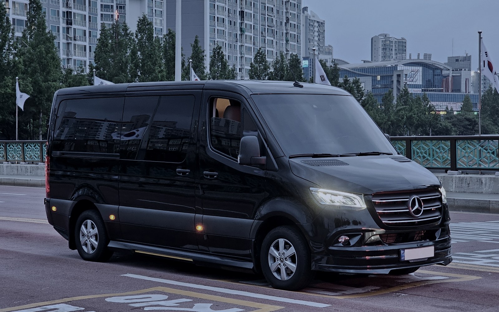 Executive Vans — Mercedes-Benz Sprinter Executive Van